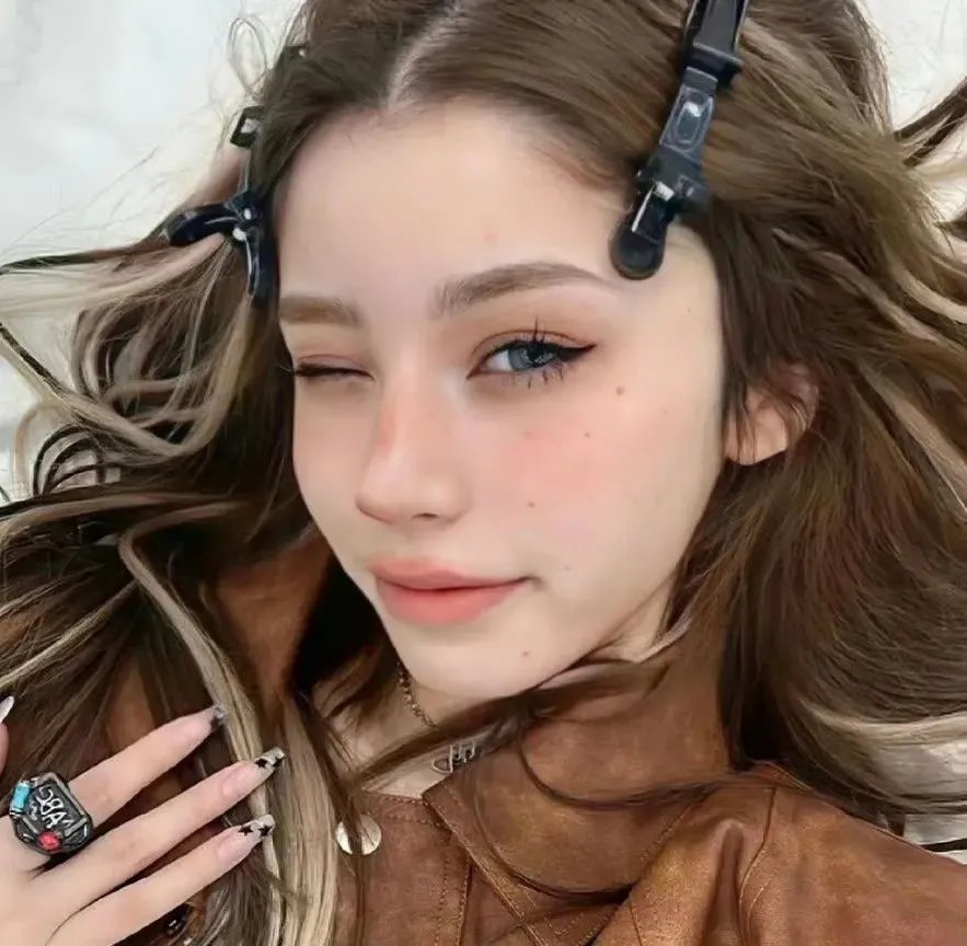 奥黛莎封面